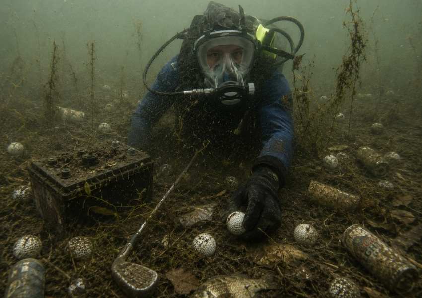 Golf ball diving - 2 Golf Ball Diving
